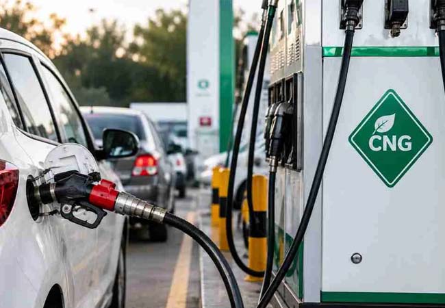 CNG Price Hike: दिल्ली-NCR में सीएनजी के दाम 3.89 रुपए बढ़े, जानें नई कीमत