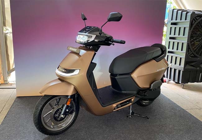 1 लाख से कम कीमत में Ather का नया इलेक्ट्रिक स्कूटर लांच, 161 किमी तक की रेंज