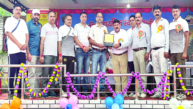 35 स्कूलों के 370 खिलाड़ी मैदान में