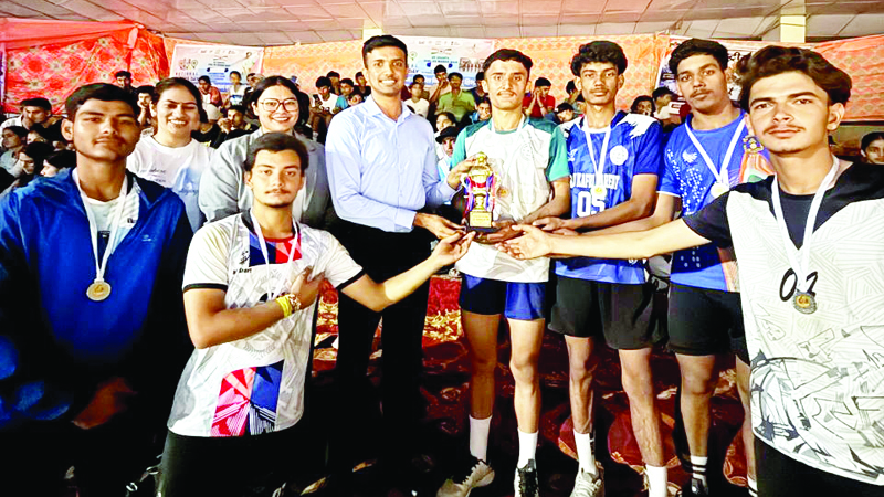 खेल मैदान में ‘भिड़े’250 खिलाड़ी