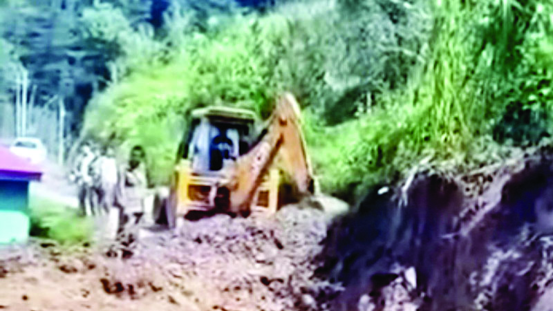 डेढ़ दिन बाद खुला एनएच-305