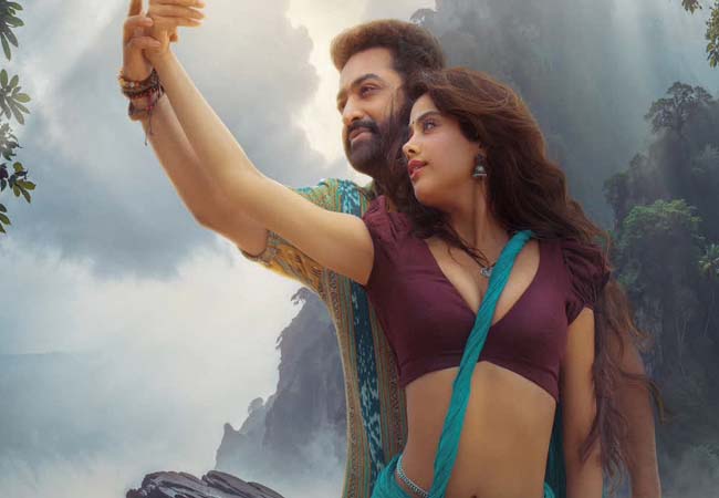 ‘देवरा: पार्ट 1’ के दो साल, जाह्नवी कपूर के तेलुगु डेब्यू की यादगार शुरुआत