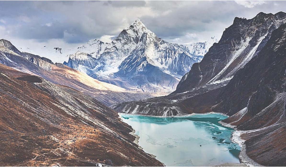 ग्लेशियर झीलों-हिमस्खलन से निपटने को लेकर केंद्र ने दिए निर्देश, कहा ,संवेदनशील क्षेत्रों की लगातार की जाए निगरानी