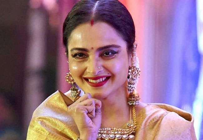 ‘रंगुला रतनम’ पहली फिल्म, रेखा का असली नाम जानते हैं क्या?