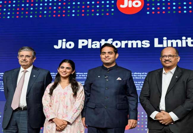 Jio का शेयर 21% प्रीमियम के साथ हुआ सूचीबद्ध, आकाश अंबानी बोले यह शुरुआत है